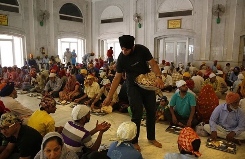 Tradities in India - Voedselvoorbereiding in de Sikh tempel